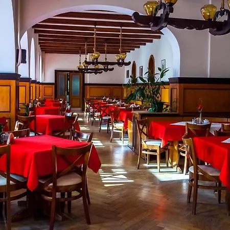 Osrodek Wypoczynkowy Rzemieslnik אתר נופש שצ'קלארסקה פוראובה